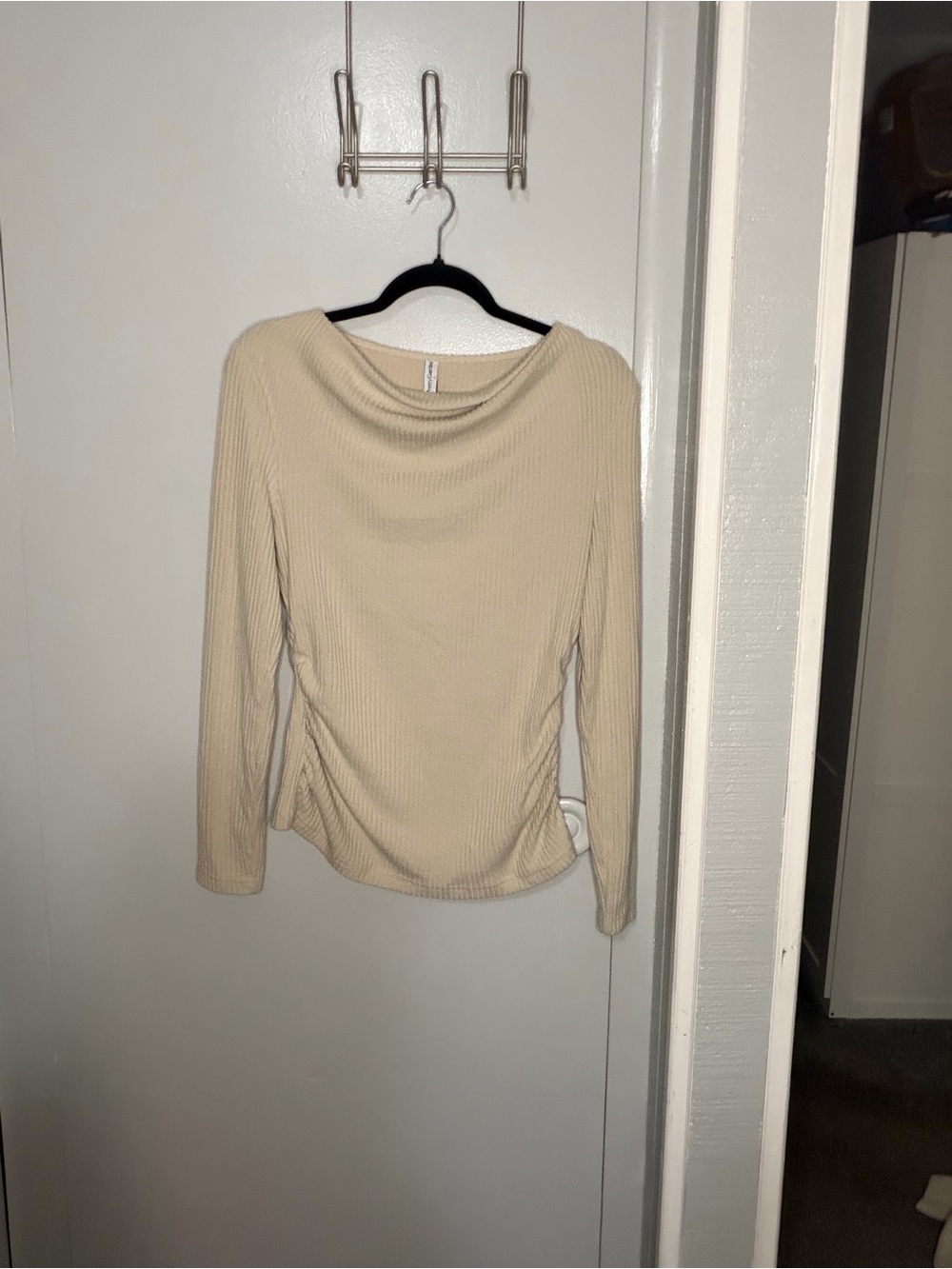 Women’s Ribbed Long-Sleeve Top in Beige